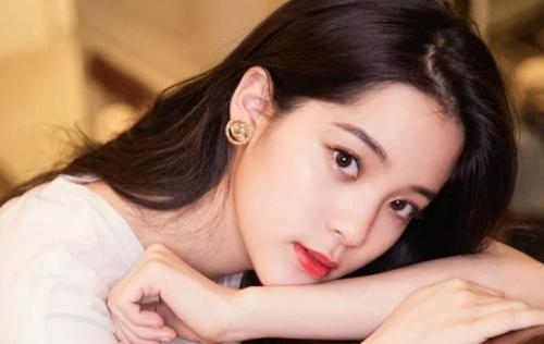 娱乐圈爆料女艺人,女艺人神秘恋情曝光，真相令人唏嘘！